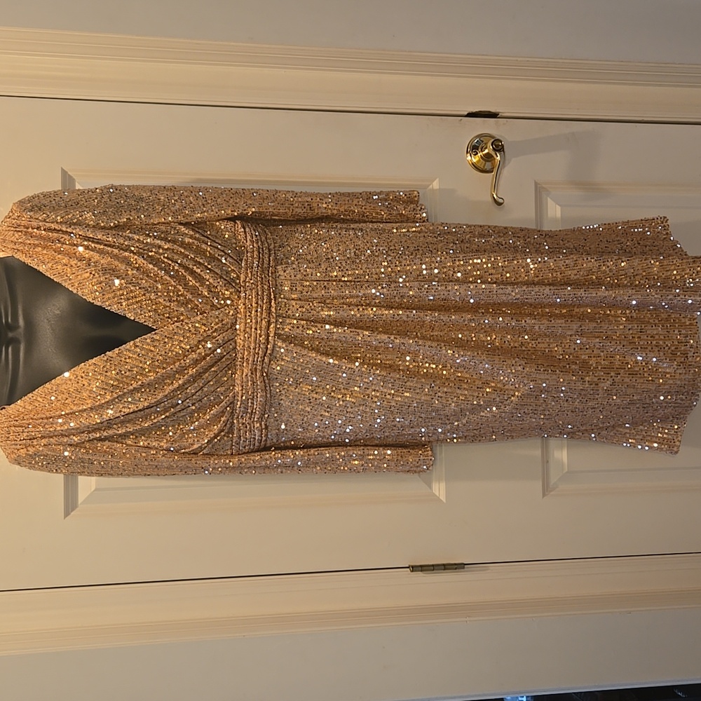 NWT Ieena For Mac Duggal Dress 14 Gold Sequin Long Sleeve Cocktail V-neck Slit
